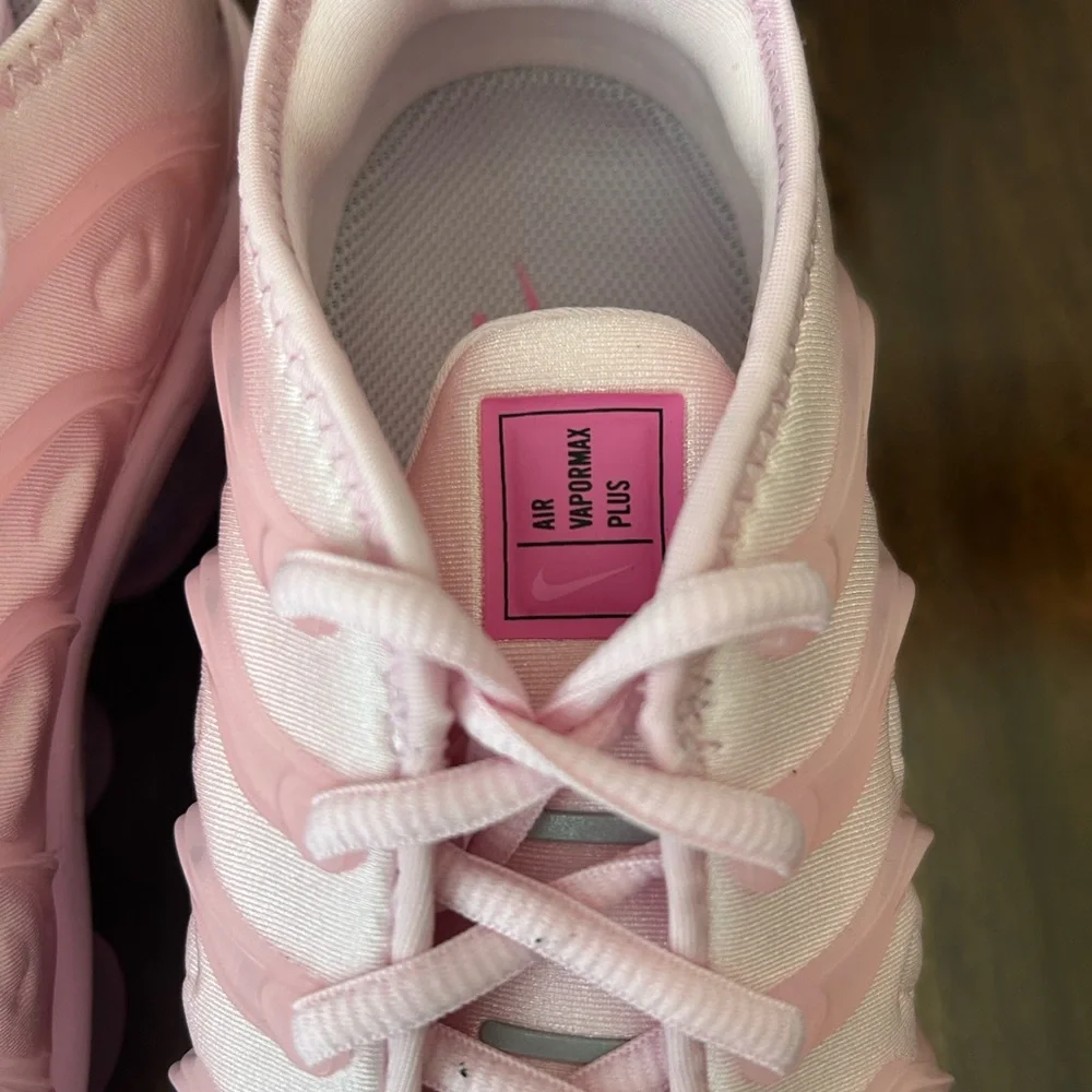 Nike Air Vapormax Plus Pink Foam‎ (Women's) FZ3614-686 NEW Size 8.5